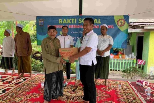 ditintelkam polda kalsel berikan bansos dan pencegahan radikalisme ke ponpes 19404