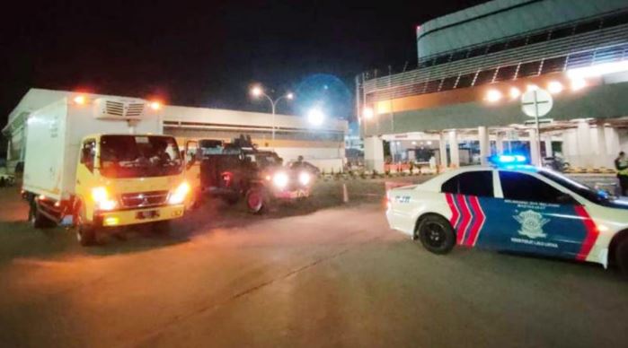 ditlantas polda banten kawal pengiriman vaksin covid 19 ke pelabuhan merak 9053