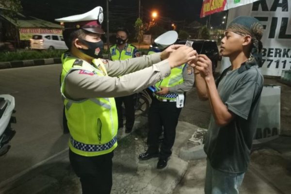 ditlantas polda banten terus beri imbauan prokes dan 5m di kota serang 19855
