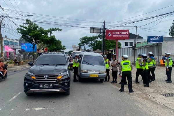 ditlantas polda lampung lakukan penertiban dan pengaturan lalin 71258