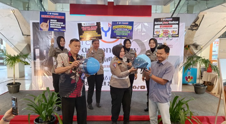 ditlantas polda riau laksanakan kampanye keselamatan dan pilkada 2024 aman dan damai 79543