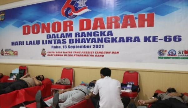 ditlantas polda sulteng gelar donor darah sambut hut ke 66 lalulintas bhayangkara 9651