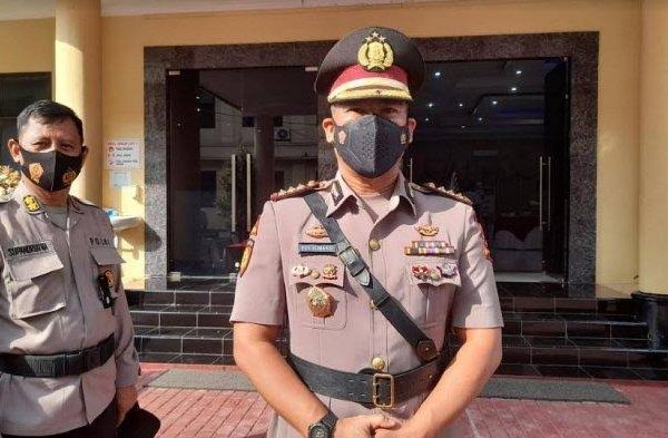 ditpamobvit polda banten berikan imbauan prokes ke mall dan hotel 9416