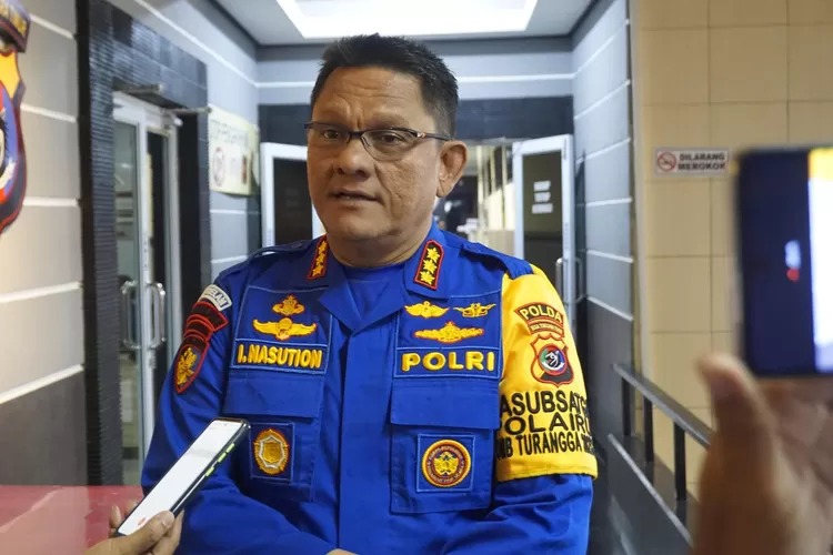 ditpolairud polda ntt bergerak cepat bantu pulihkan wilayah terdampak banjir rob 83815