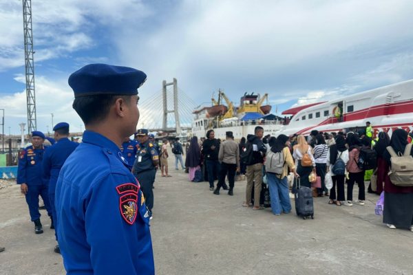 ditpolairud polda sultra kerahkan 410 personil guna amankan mudik idul fitri 2024 72277