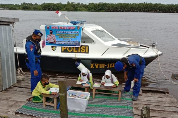 ditpolarud polda kalteng beri tambahan wawasan kepada anak anak pesisir dan pantai 18377