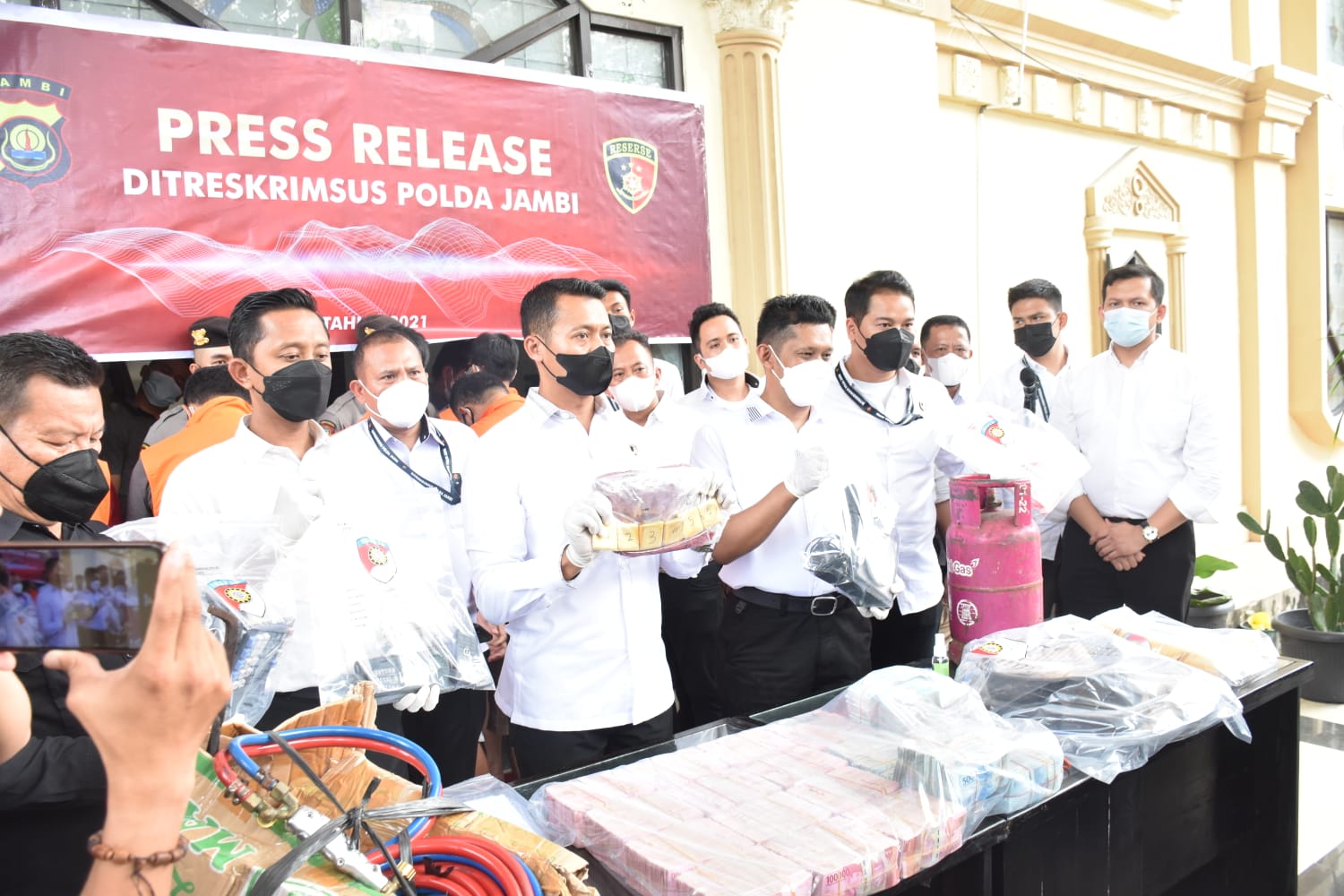 ditreskrimsus polda jambi berhasil gagalkan perdagangan emas ilegal dengan omset milyaran rupiah 17537