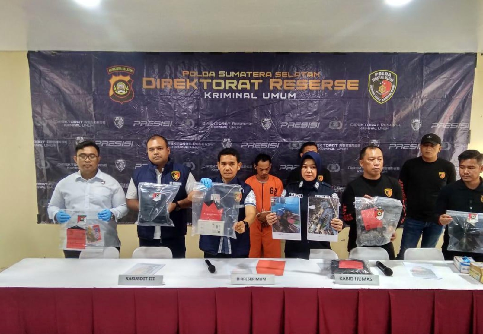 ditreskrimsus polda sumsel amankan pelaku pembunuhan keluarga di lumpatan 68401