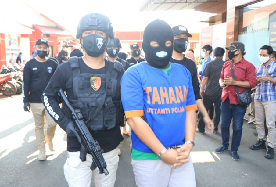 ditreskrimum polda jatim ringkus sindikat curat 36975