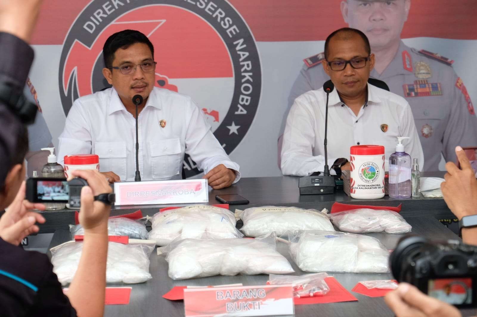 ditresnarkoba polda kalsel berhasil tangkap ratusan tersangka peredaran narkoba beserta barang bukti 74805