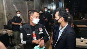 ditresnarkoba polda metro jaya berhasil menyegel tiga bar yang melanggar ppkm 17672
