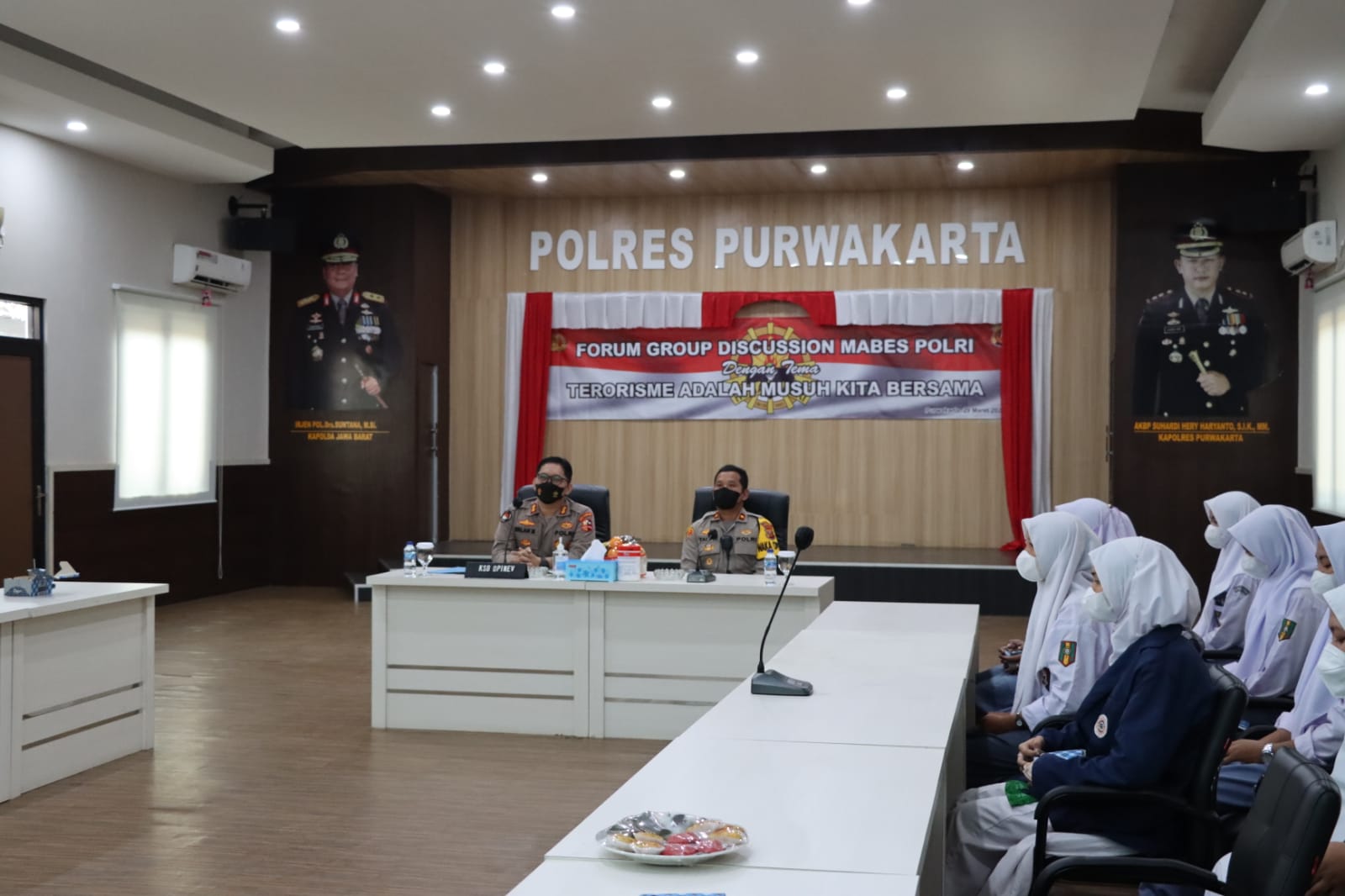 divisi humas polri bersama polres purwakarta sosialisasikan kontra radikalisme kepada tokoh tokoh santri dan santriwati 45398