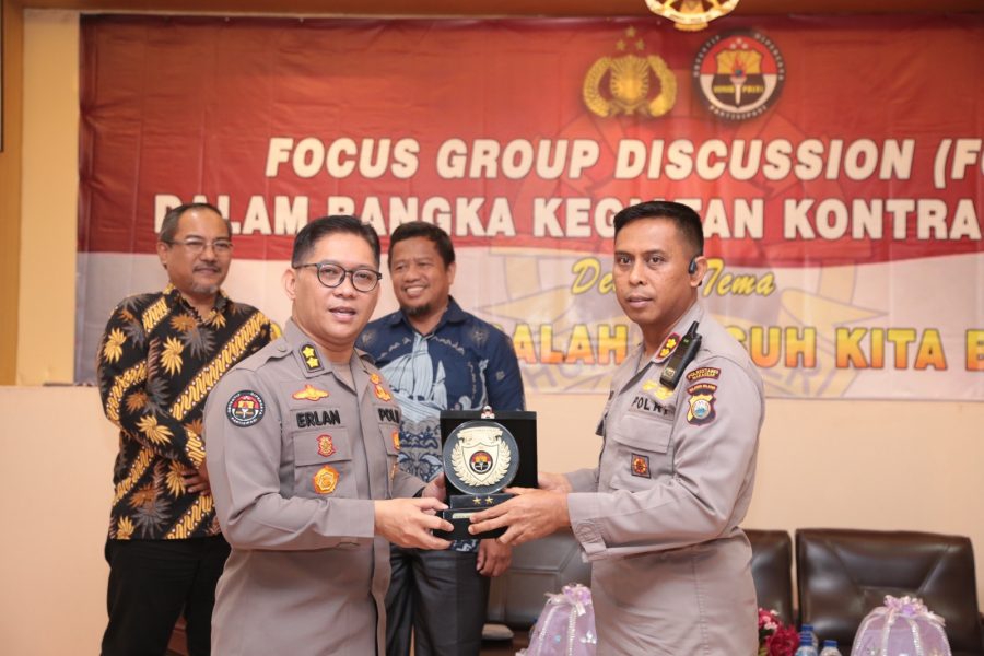 divisi humas polri gelar fgd kontra radikalisme di makassar 53501