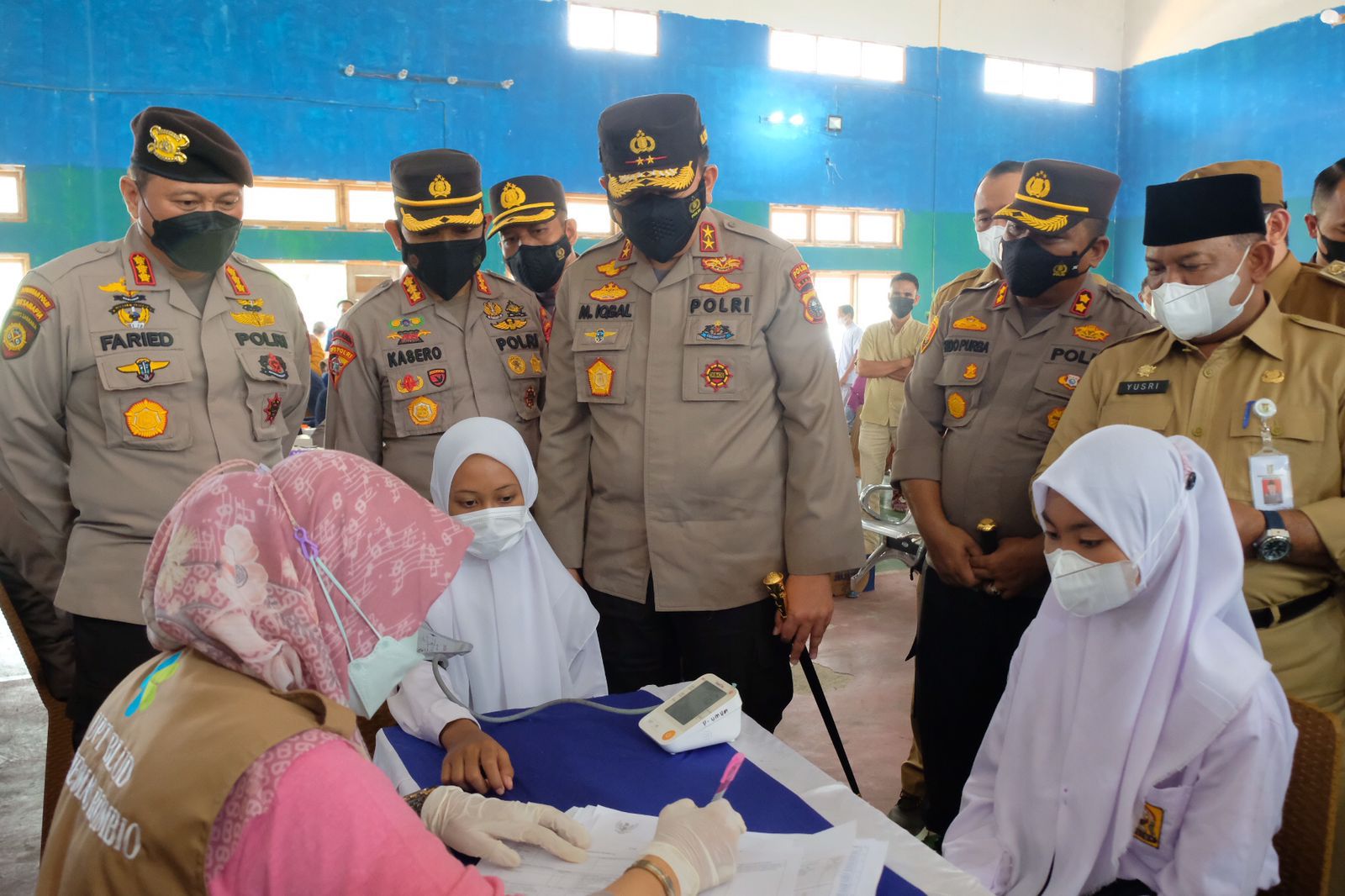 dorong percepatan vaksin kapolda riau kunjungi giat vaksinasi di rumbio jaya kampar 9953