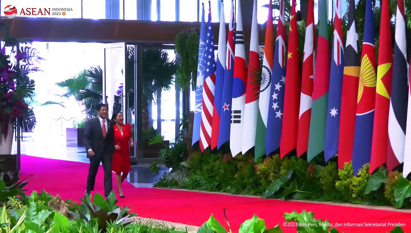 dua jempol ibu negara filipina untuk ktt ke 43 asean 63191