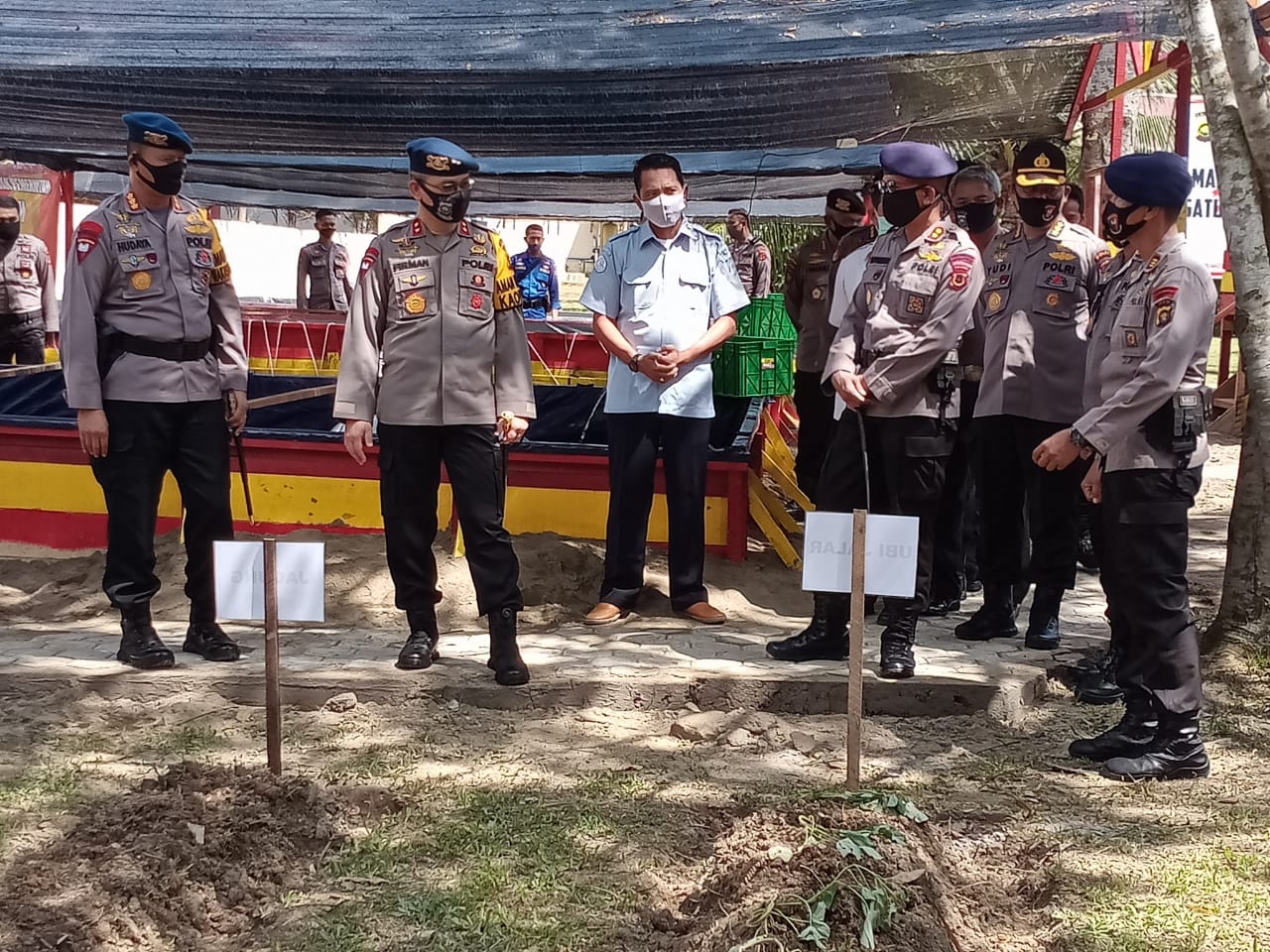dukung program kapolri kapolda kunjungi markas tangguh satuan brimob jambi 11060