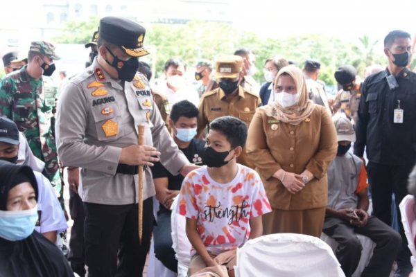 dukung program percepatan vaksinasi nasional polda riau targetkan 22 ribu jiwa di vaksin 24754