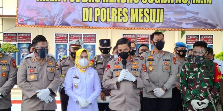 during april lampung regional police successfully secured 183 assembling firearms 39499