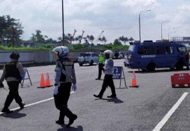 during the homecoming prohibition special region of yogyakarta regional police turned around 7996 vehicles 28504