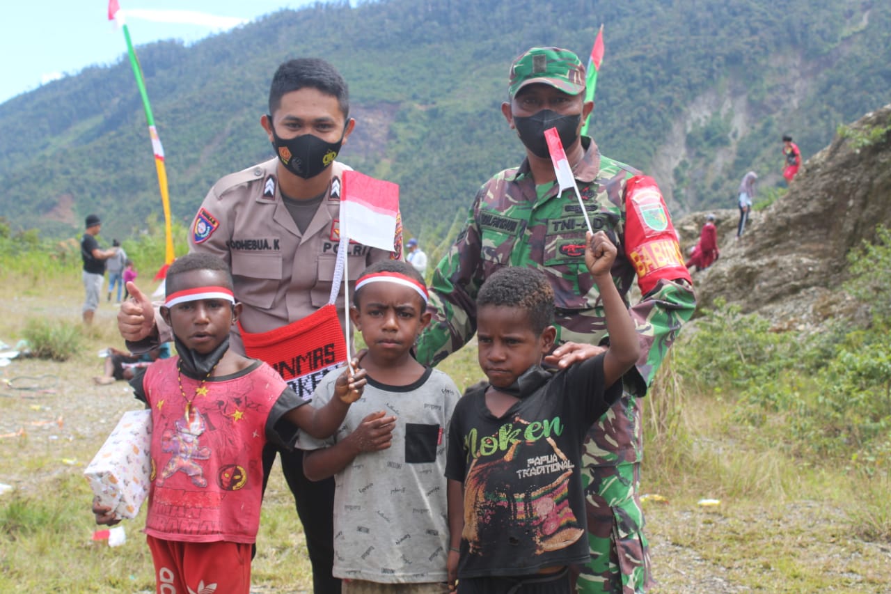 enlivening the 76th indonesian independence anniversary celebration binmas noken and diskominfo held many contests for puncak jaya children 41263