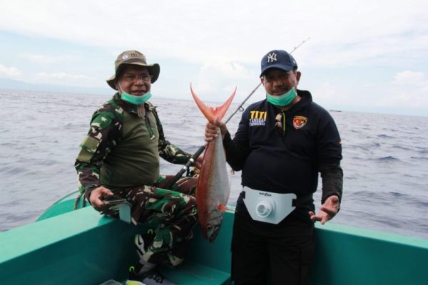 eratkan sinergitas dan sambut new normal kapolda malut gelar mancing bersama 11031