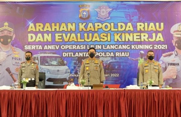 evaluasi kinerja jajaran lalulintas kapolda riau tekankan pelayanan terbaik kepada masyarakat 22971