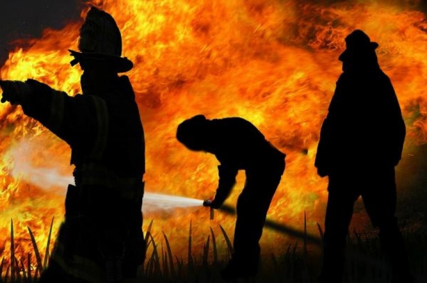 gardu listrik di johar baru terbakar tujuh rw alami mati lampu 59505