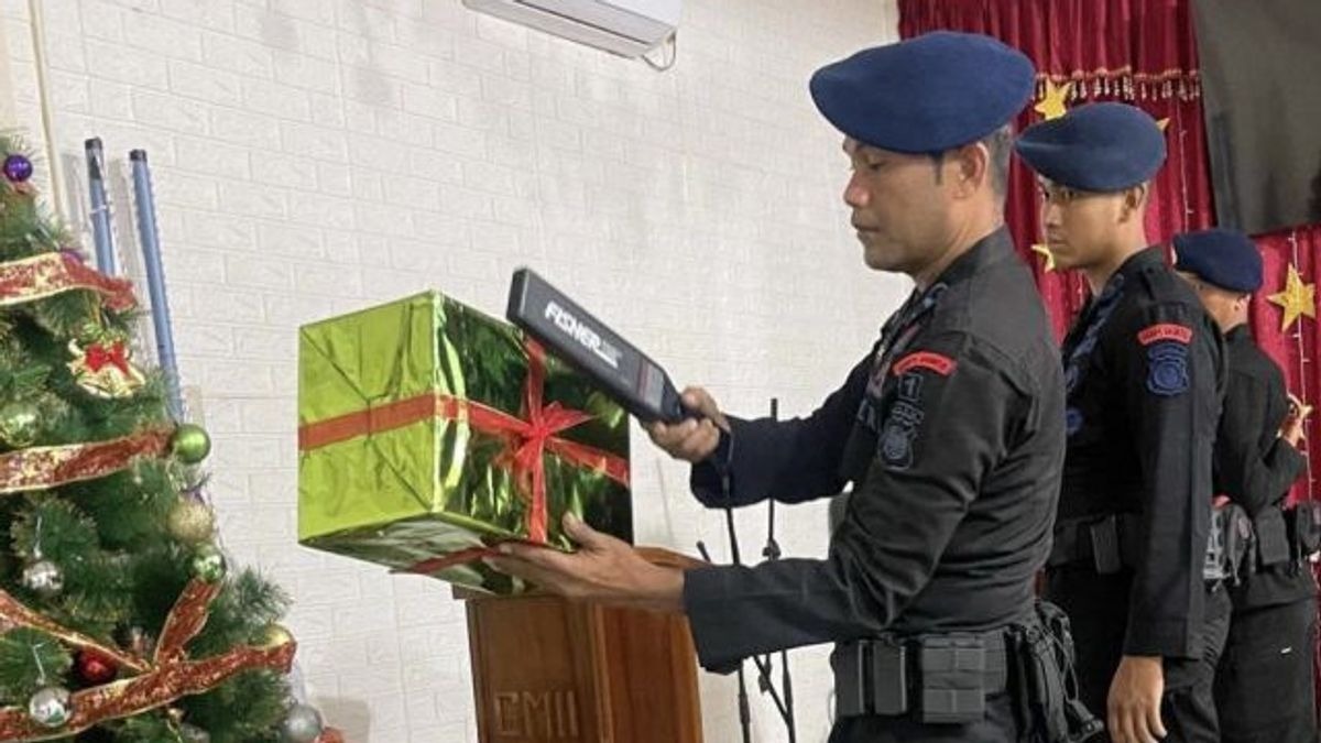 gegana brimob lakukan sterilisasi gereja di aceh barat 67451