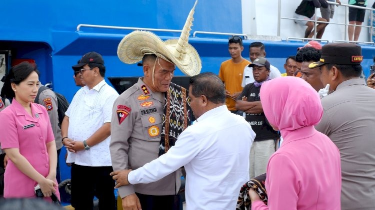 gelar tatap muka di rote ndao kapolda ntt disambut kapolres bersama forkopimda dengan sapaan adat 83037