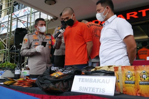 gerebek pabrik narkoba di bogor polres jaksel ungkap tembakau sintetis 150 kg 16267