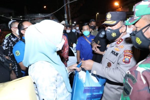 giving aid for antigen swab tools north sumatra police chief appeals to the community check health team to implement self isolation 39082