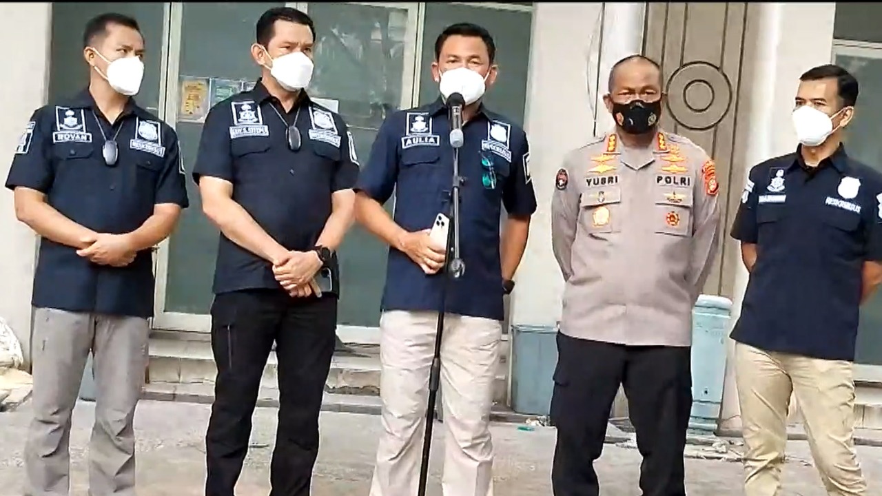 greater jakarta metropolitan regional police successfully dismantled 40 illegal online loan applications 43222