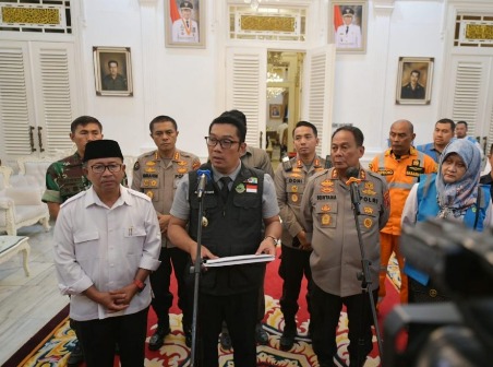 gubernur jabar proses rekonstruksi bangunan korban gempa segera dilakukan 51837
