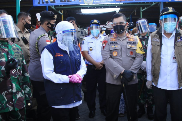 gubernur kapolda jatim dan pangdam v brawijaya tinjau kesiapan personel kampung tangguh dukuh ngadiluwih 11040