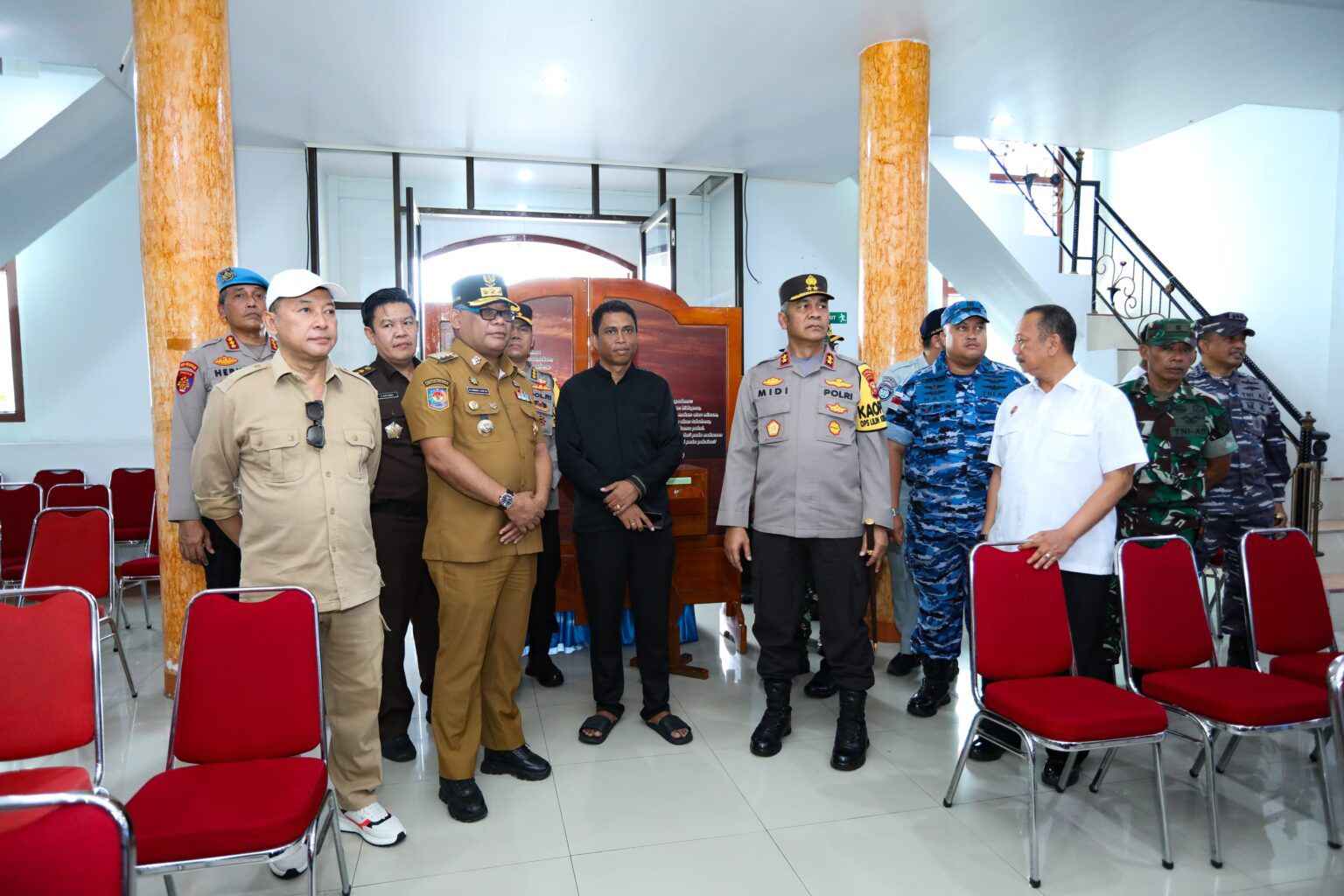 guna kelancaran pengamanan kapolda malut tinjau gereja dan pos pam di ternate 82363