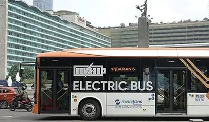 guna turunkan polusi udara transjakarta tambah pengoperasian 26 bus listrik 67982
