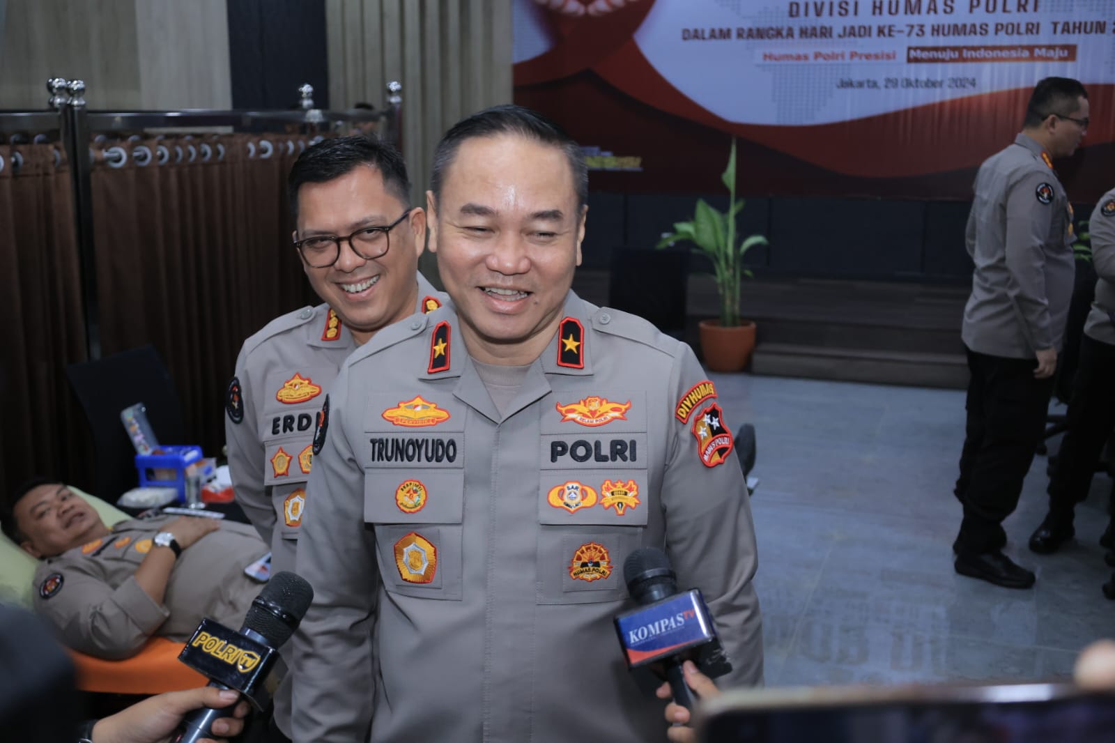hari jadi humas polri ke 73 divhumas polri gelar donor darah bersama media 80344
