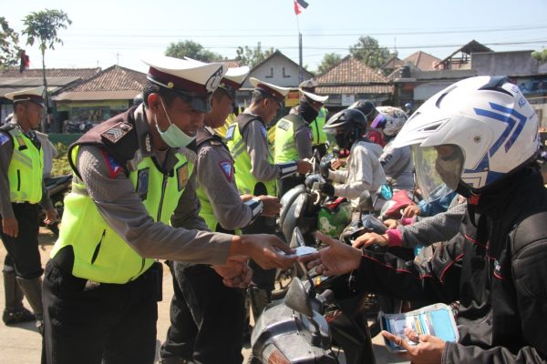 hari ke 12 operasi patuh jaya 2020 polri sebanyak 28 713 kendaraan terlibat pelanggaran 19532