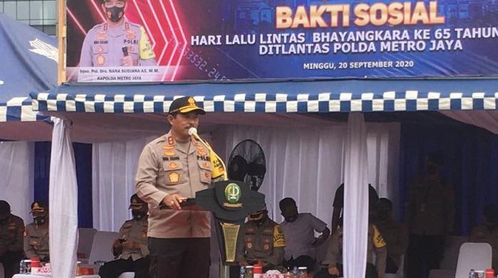 hari lalu lintas bhayangkara ke 65 polda metro jaya distribusikan 3 000 paket sembako untuk masyarakat terdampak covid 19 35225