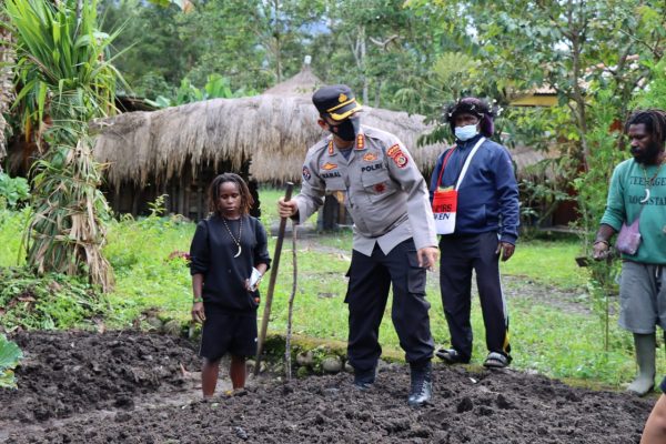 head of the nemangkawi public relations division task force inspects noken community development fostered spot in wesakma village 44695