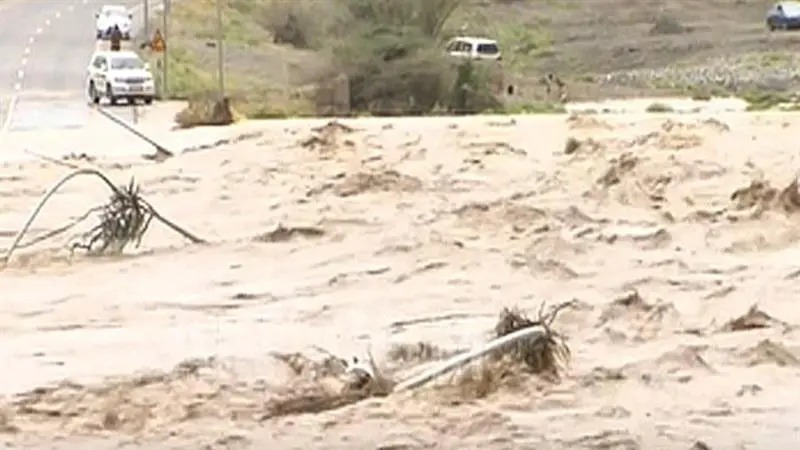 hujan deras sebabkan banjir bandang di oman sebanyak 17 orang meninggal dunia 72689
