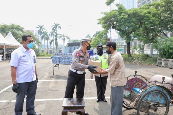 hut polantas ke 67 korlantas polri gelar baksos bagikan 1 000 sembako di kemayoran 49920