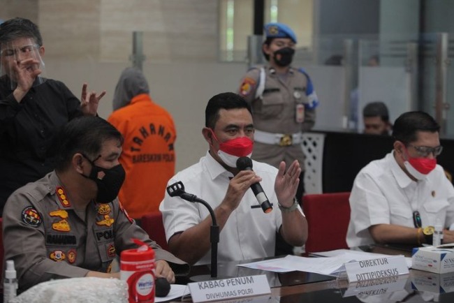 indonesian national police people can report illegal loans to resort police and regional police 43590