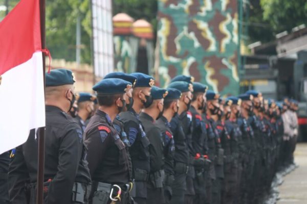 ini pesan kapolda saat pimpin apel pemberangkatan personel satbrimobda sulsel bko polda papua 22941