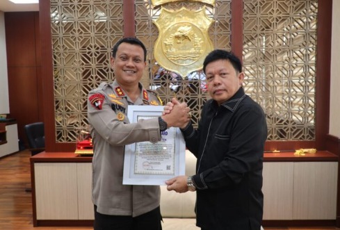inovatif dan banyak terobosan lemkapi beri penghargaan kepada kapolda banten 52799
