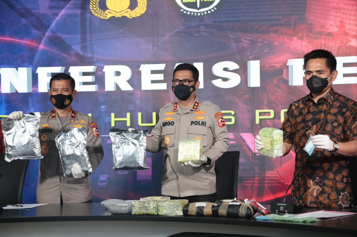 inp revealed the smuggling of 353 kg of meth from an international network 38631