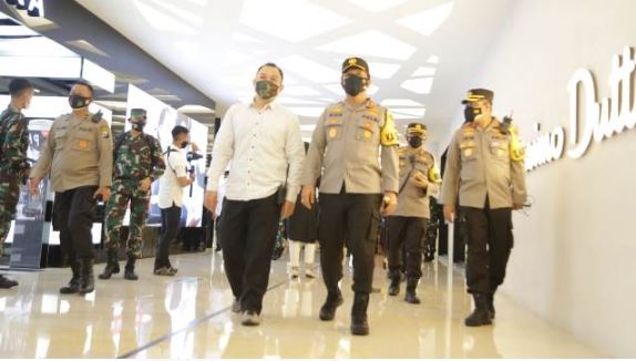 irst day of eid the east java regional leader coordination forum checked the implementation of health protocol at shopping centers 38827