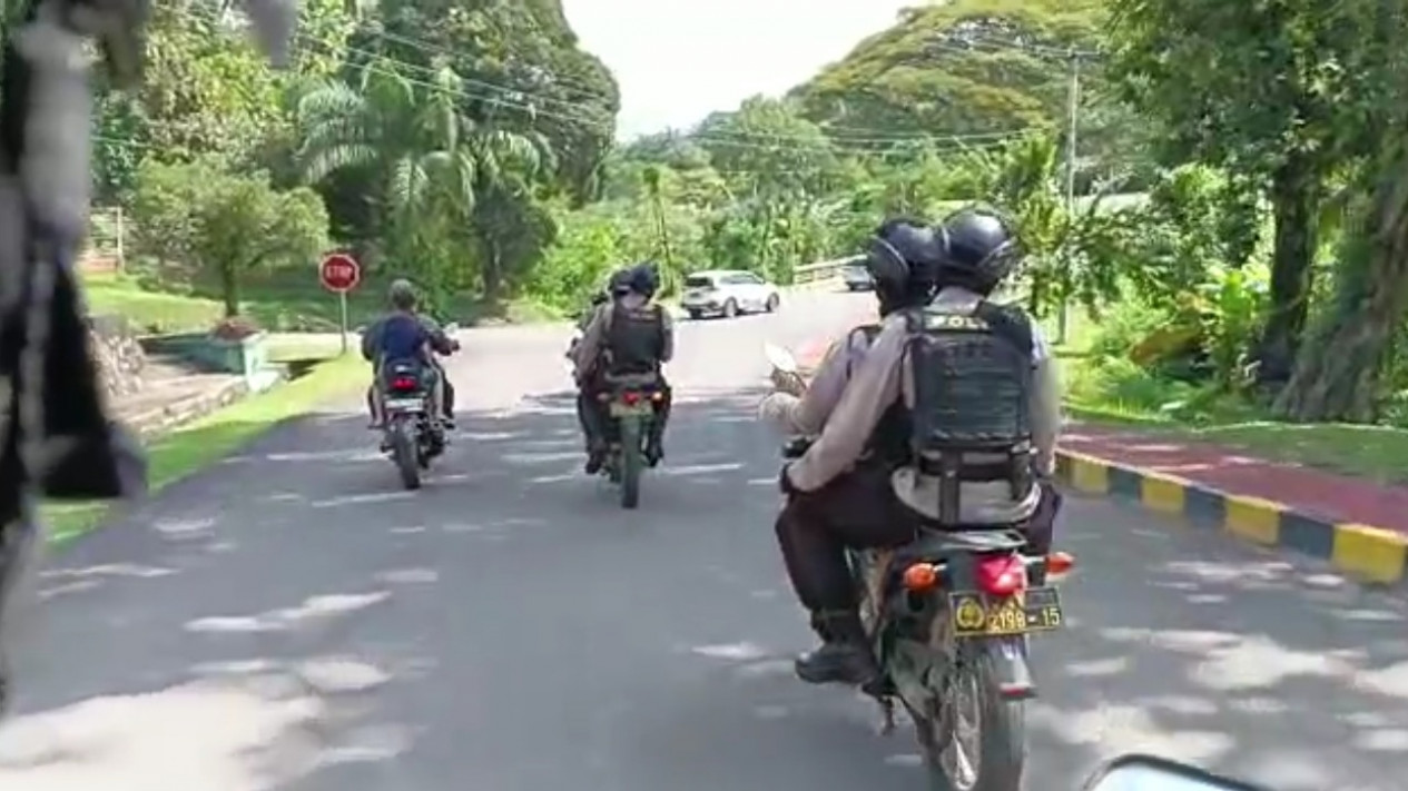 jaga kamtibmas polri rutin patroli rumah dan ruko yang ditinggal mudik 57256