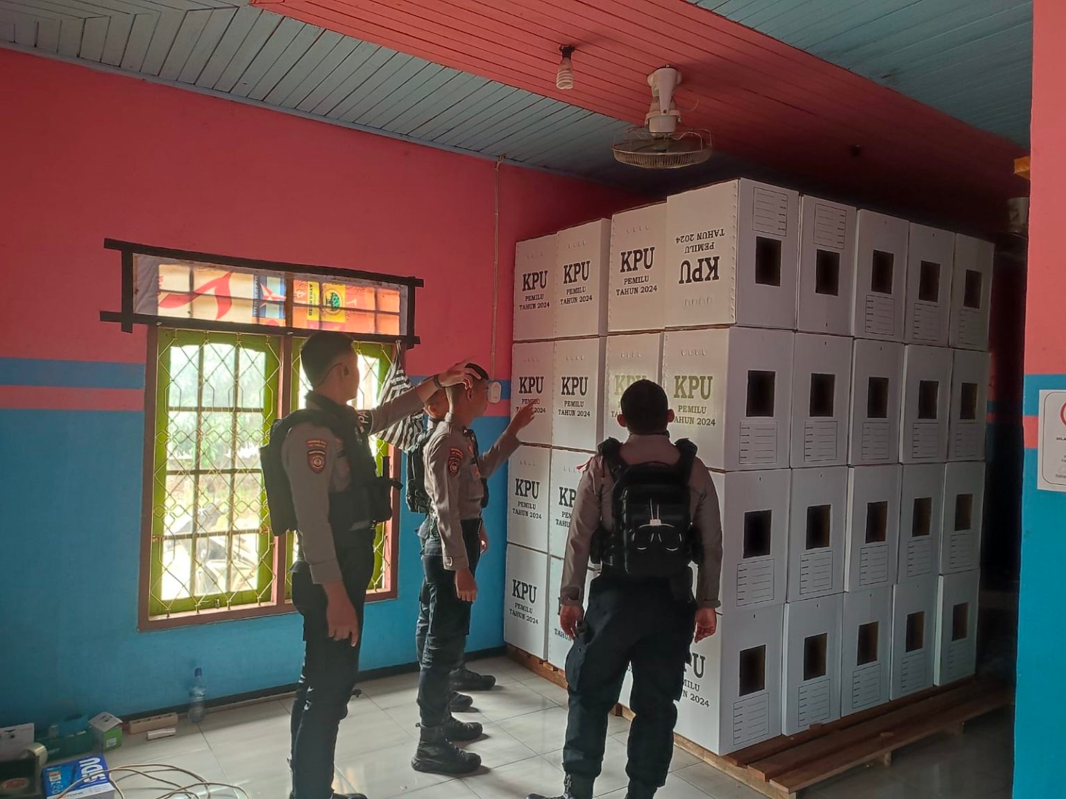 jaga keamanan dan kelengkapan logistik pemilu 2024 polres kutai lakukan pengecekan dan penjagaan 69234