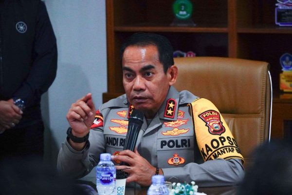 jalan yang gelap gulita kapolda sulsel sebar ratusan lampu jalan di bone 72943